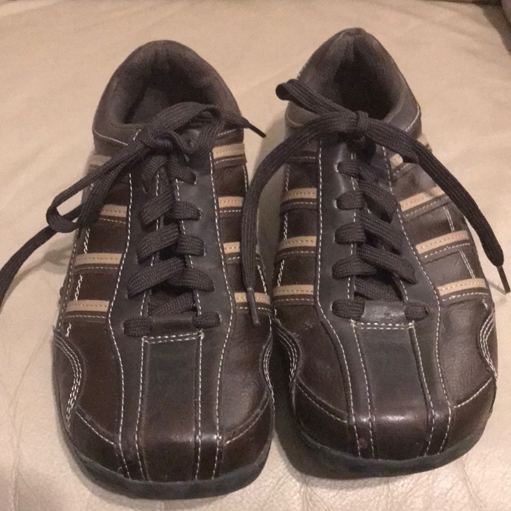 Skechers